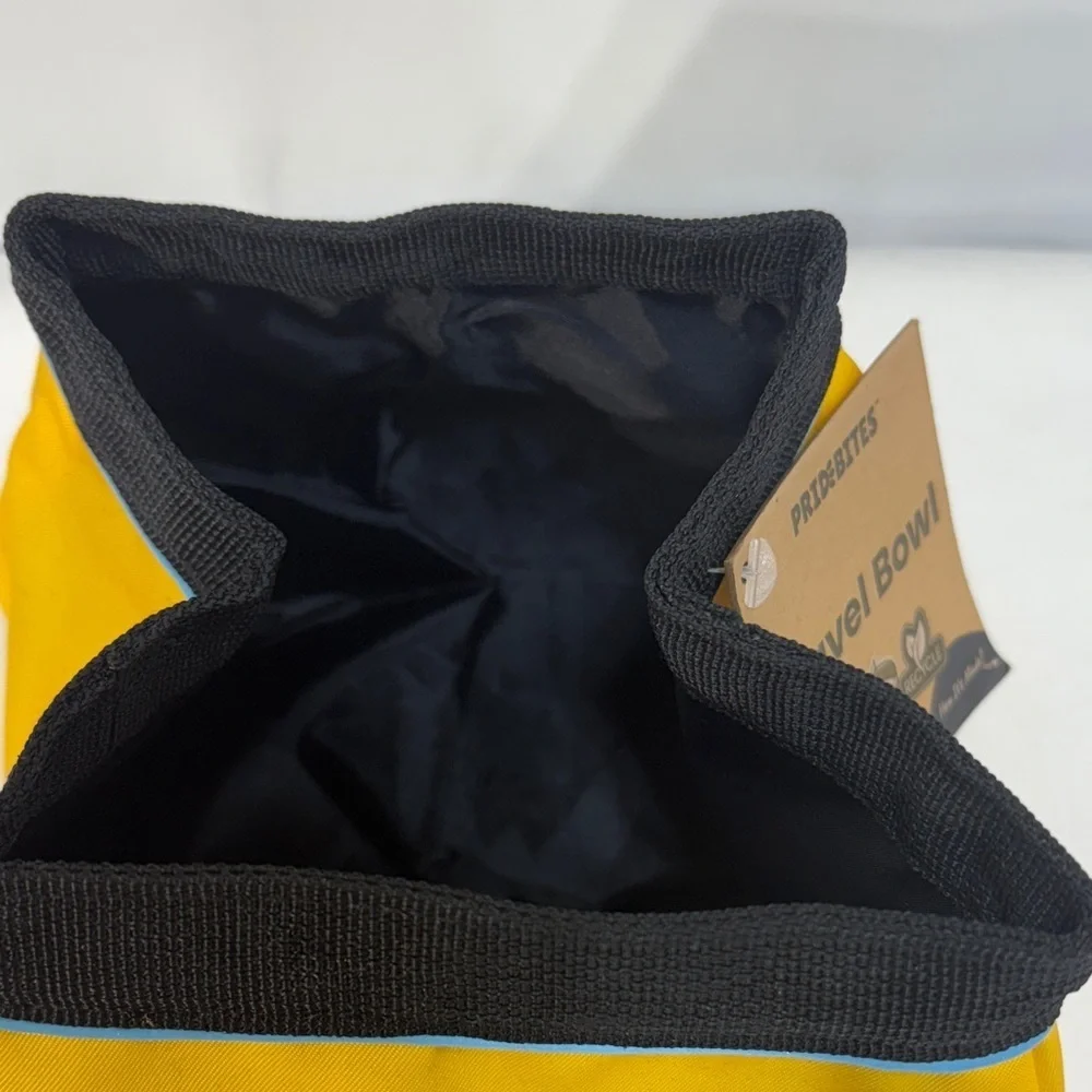 ⛵️nwt Yellow travel Dog Bowl collapsible